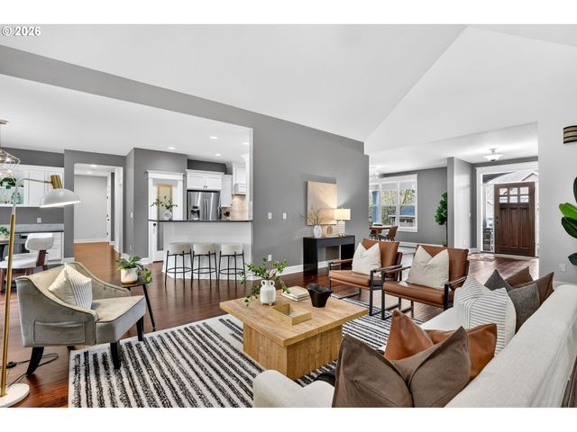 13286 Sw MAPLECREST Ct, Portland, OR 97223