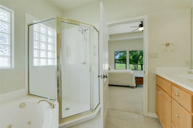 232 Fault Line DR, Horseshoe Bay, TX 78657