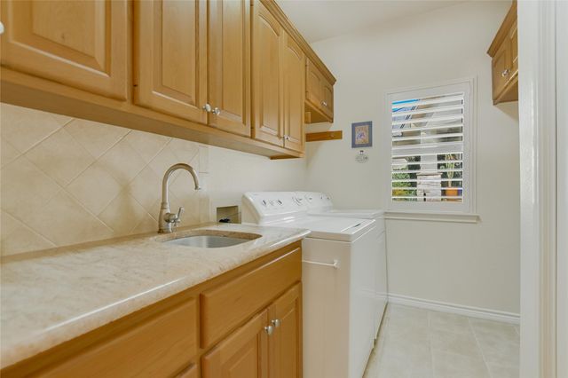 232 Fault Line DR, Horseshoe Bay, TX 78657
