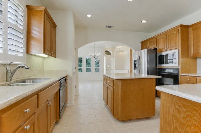 232 Fault Line DR, Horseshoe Bay, TX 78657
