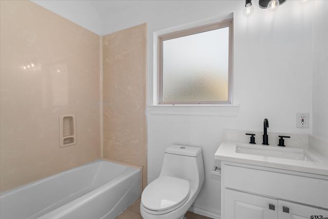 627 W 2nd St., Tyler, TX 75701