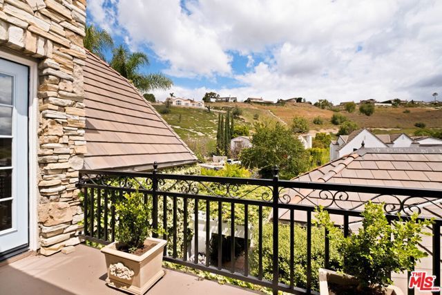 2326 Sunny Point Street, Thousand Oaks, CA 91362