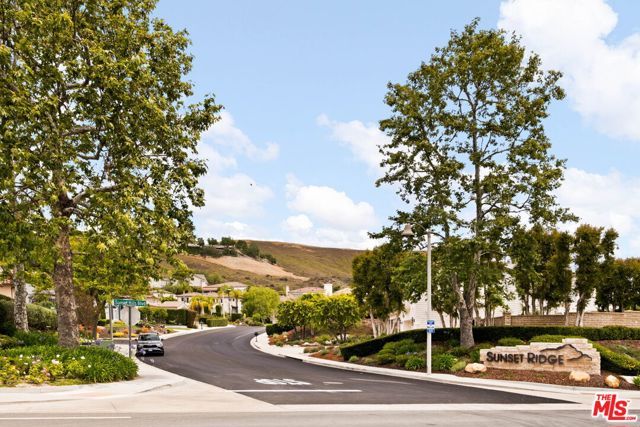 2326 Sunny Point Street, Thousand Oaks, CA 91362