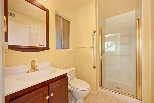 8975 Lanier Way, Sacramento, CA 95826