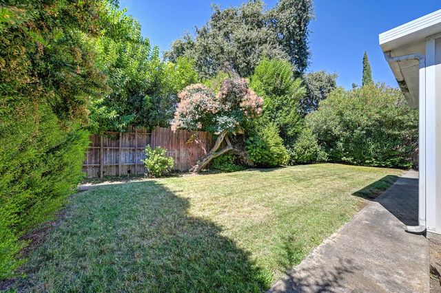 8975 Lanier Way, Sacramento, CA 95826