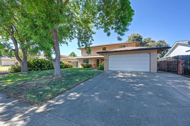 8975 Lanier Way, Sacramento, CA 95826
