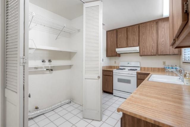 1410 Panorama Ridge Rd, Oceanside, CA 92056