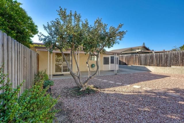 1410 Panorama Ridge Rd, Oceanside, CA 92056