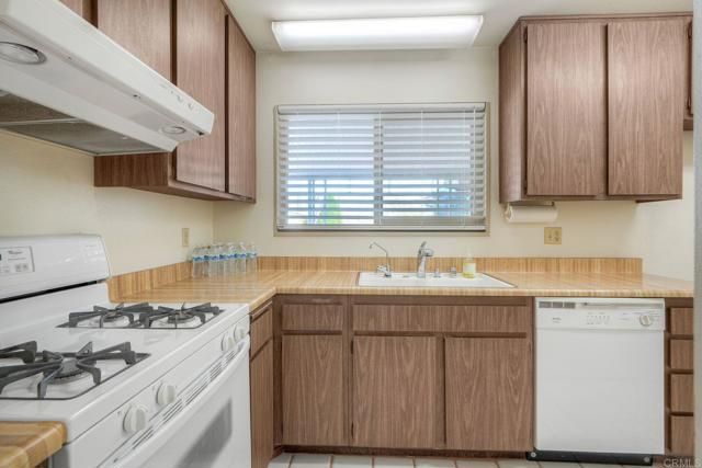 1410 Panorama Ridge Rd, Oceanside, CA 92056