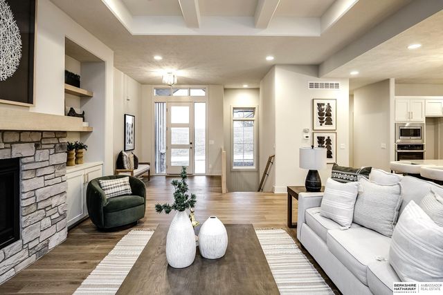 20529 Kansas Avenue, Elkhorn, NE 68022