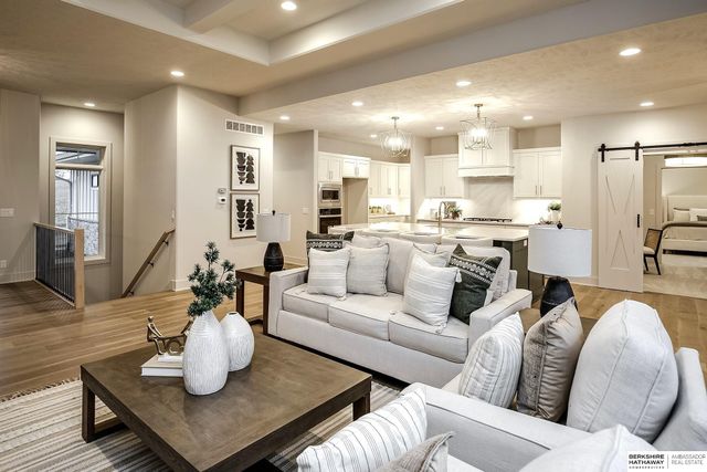 20529 Kansas Avenue, Elkhorn, NE 68022