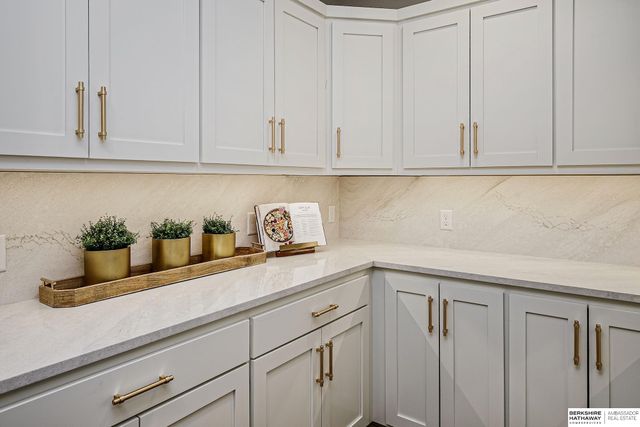 20529 Kansas Avenue, Elkhorn, NE 68022