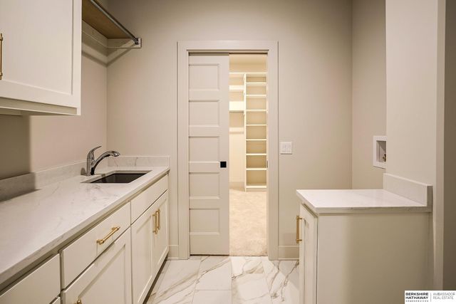 20529 Kansas Avenue, Elkhorn, NE 68022