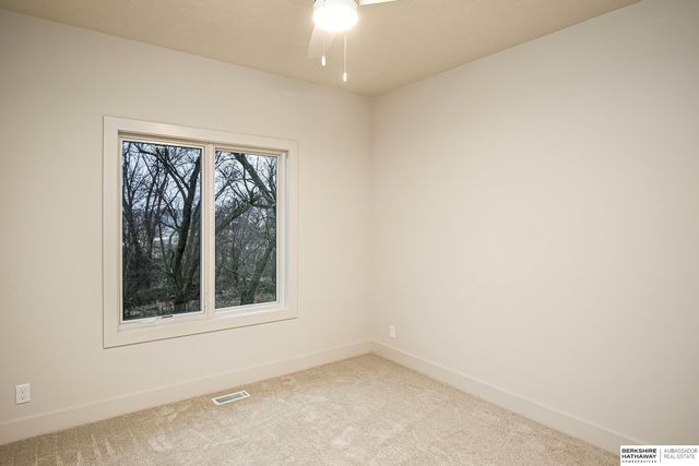 20529 Kansas Avenue, Elkhorn, NE 68022