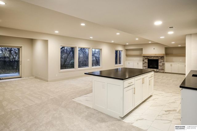 20529 Kansas Avenue, Elkhorn, NE 68022