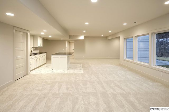 20529 Kansas Avenue, Elkhorn, NE 68022