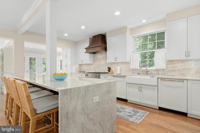 4310 CATHEDRAL AVE NW, Washington, DC 20016