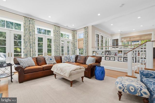 4310 CATHEDRAL AVE NW, Washington, DC 20016