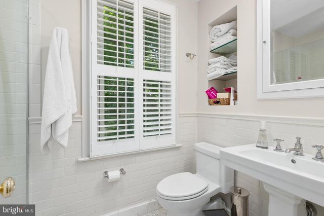 4310 CATHEDRAL AVE NW, Washington, DC 20016