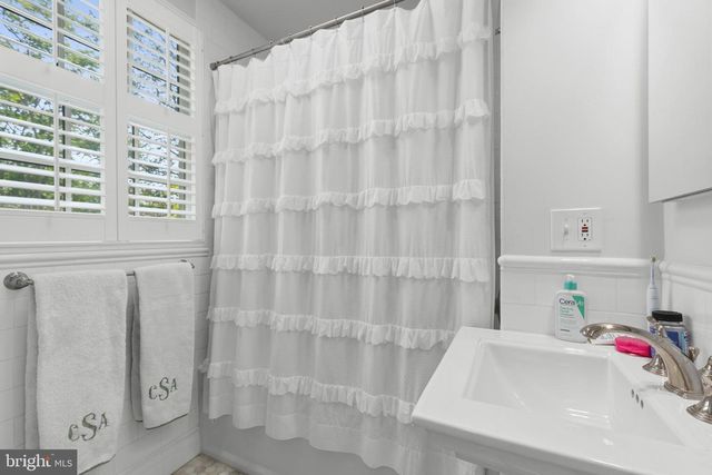4310 CATHEDRAL AVE NW, Washington, DC 20016