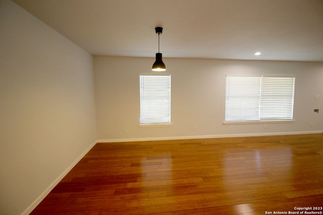 64 Vaughan Pl, San Antonio, TX 78201