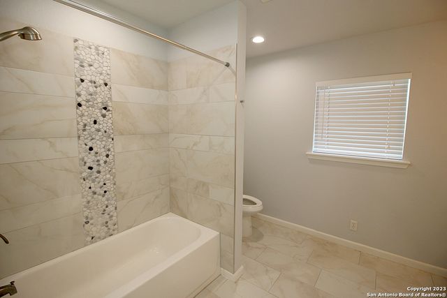 64 Vaughan Pl, San Antonio, TX 78201