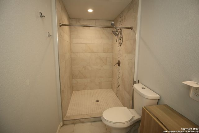 64 Vaughan Pl, San Antonio, TX 78201