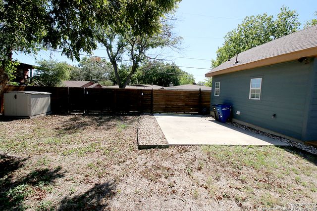 64 Vaughan Pl, San Antonio, TX 78201