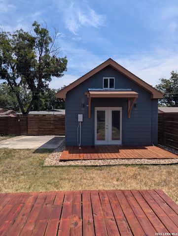 64 Vaughan Pl, San Antonio, TX 78201