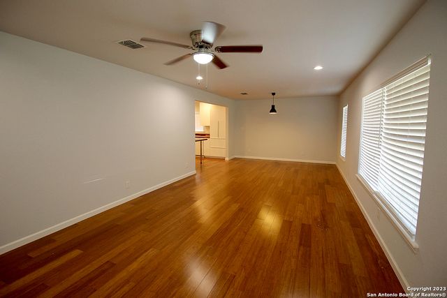 64 Vaughan Pl, San Antonio, TX 78201