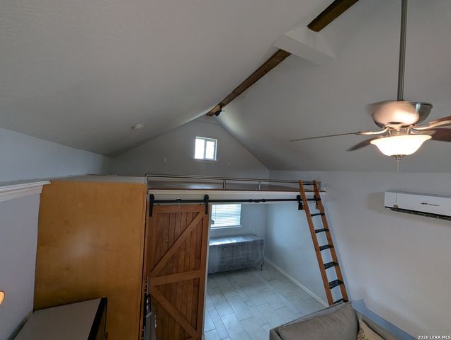 64 Vaughan Pl, San Antonio, TX 78201
