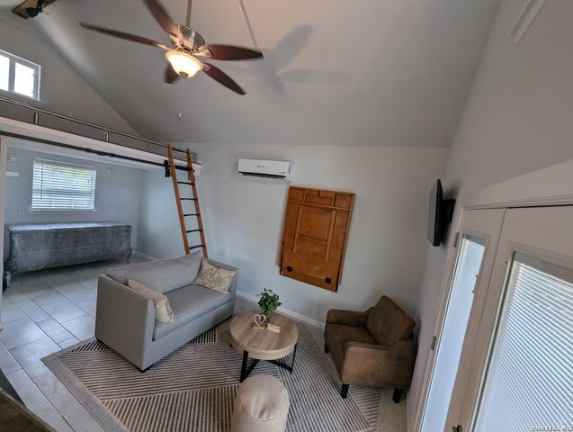 64 Vaughan Pl, San Antonio, TX 78201