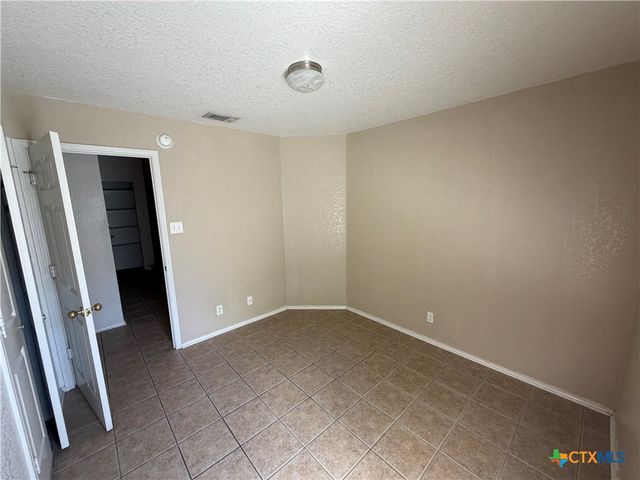 220 Dale Earnhardt Drive B, Harker Heights, TX 76548