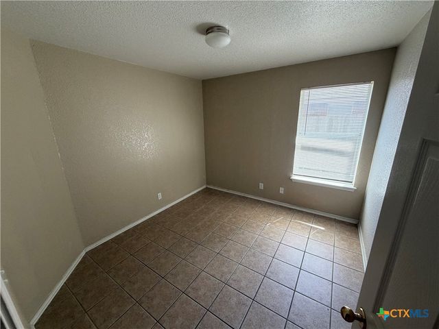 220 Dale Earnhardt Drive B, Harker Heights, TX 76548