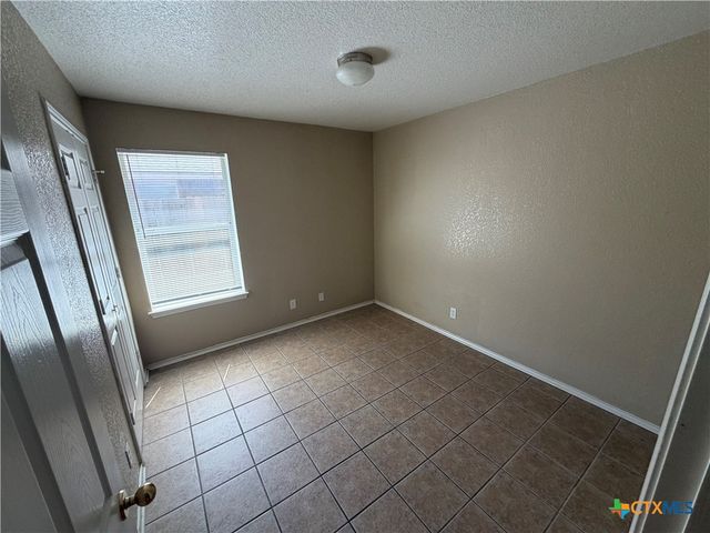 220 Dale Earnhardt Drive B, Harker Heights, TX 76548