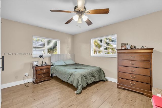 9417 NW 72nd St, Tamarac, FL 33321