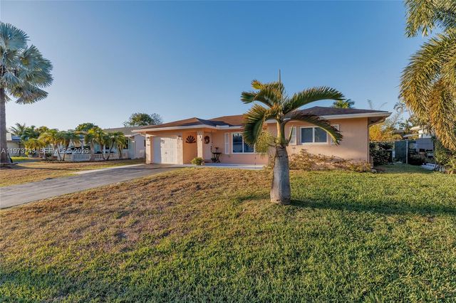 9417 NW 72nd St, Tamarac, FL 33321