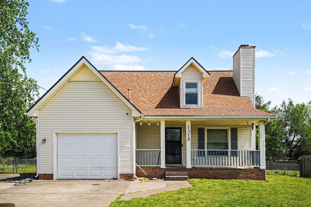 1315 Wennona Dr, Clarksville, TN 37042