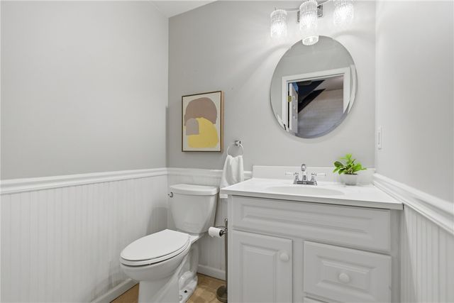 211 Thornberry Dr, Ross Twp, PA 15237