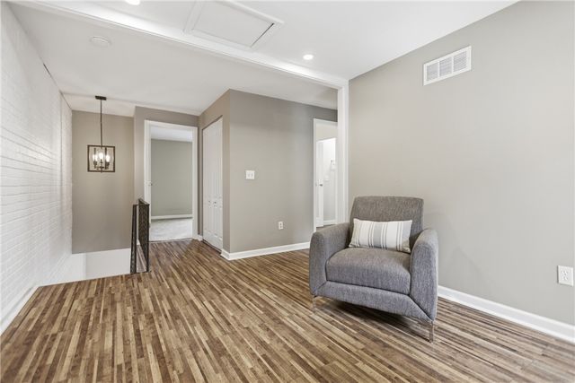 211 Thornberry Dr, Ross Twp, PA 15237