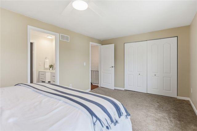 211 Thornberry Dr, Ross Twp, PA 15237