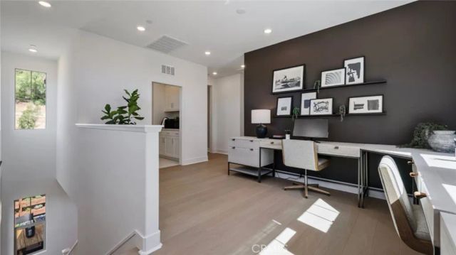698 Guy Turner Drive, Camarillo, CA 93010