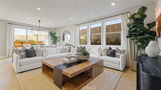 698 Guy Turner Drive, Camarillo, CA 93010
