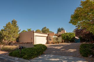 965 Camino De Chelly, Santa Fe, NM 87505