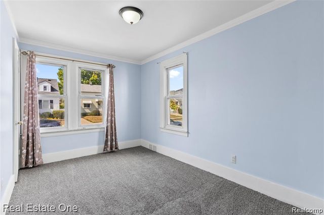 5444 Kenilworth Street, Dearborn, MI 48126