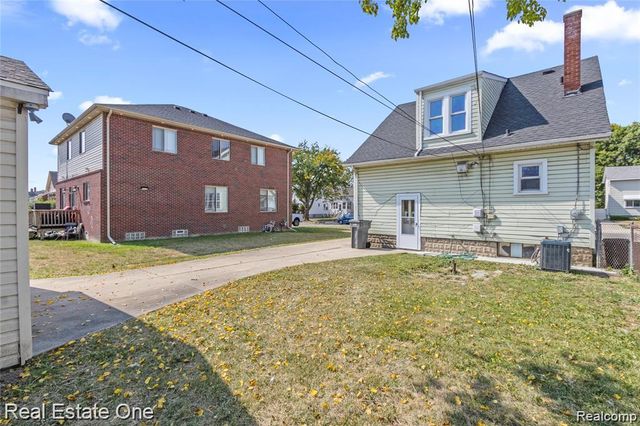 5444 Kenilworth Street, Dearborn, MI 48126