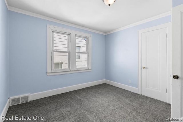 5444 Kenilworth Street, Dearborn, MI 48126