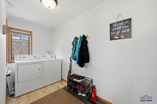 304 WILLOW DR, Spearfish, SD 57783