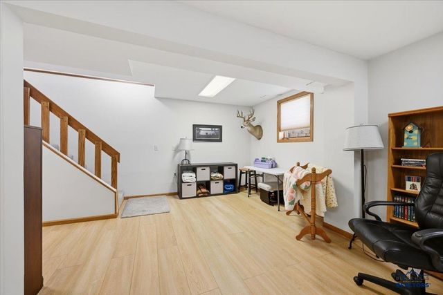 304 WILLOW DR, Spearfish, SD 57783