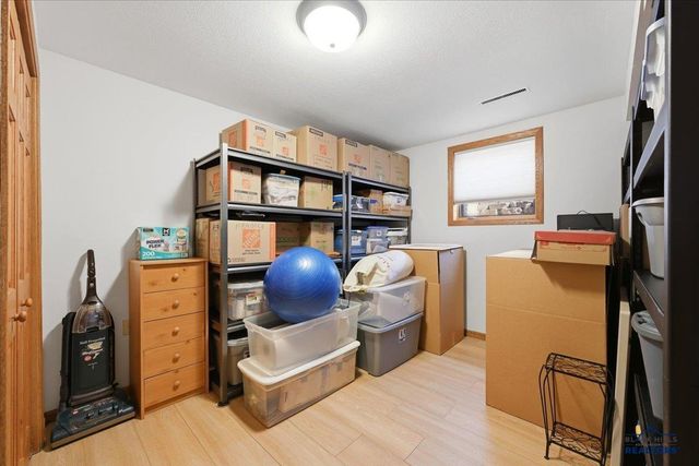 304 WILLOW DR, Spearfish, SD 57783